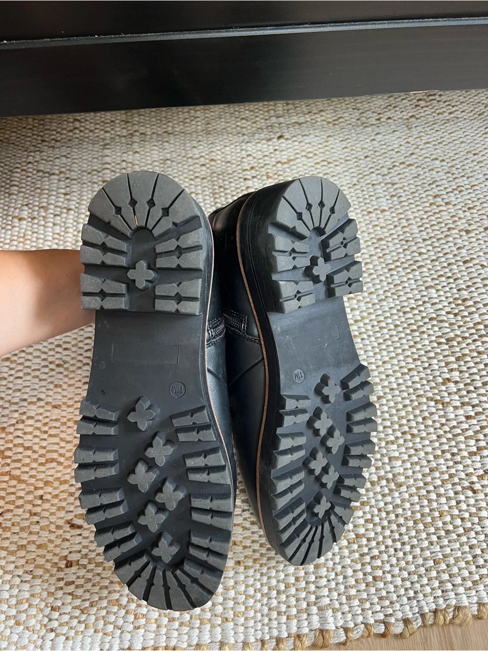 American Eagle Outfitters sturdy lace